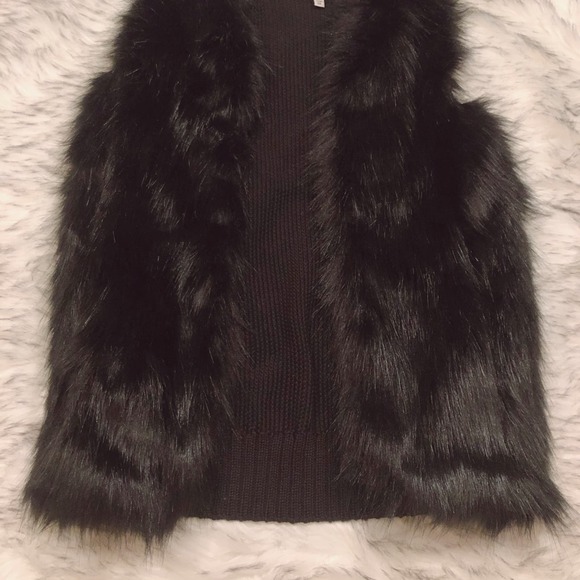Sebby Collection Faux Fur Black Vest Cardigan - Picture 9 of 10